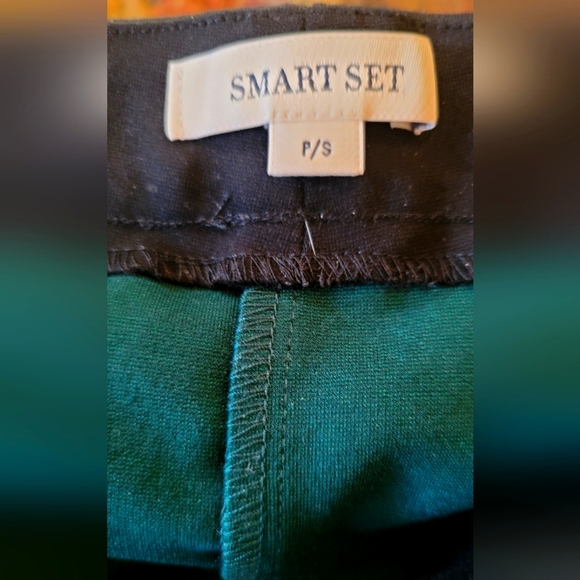 Smart Set, Green color block skirt. Above knee, size small - Picture 2 of 4